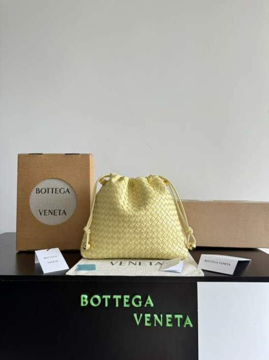 Picture of Bottega Veneta Handbags _SKUfw238074956fw